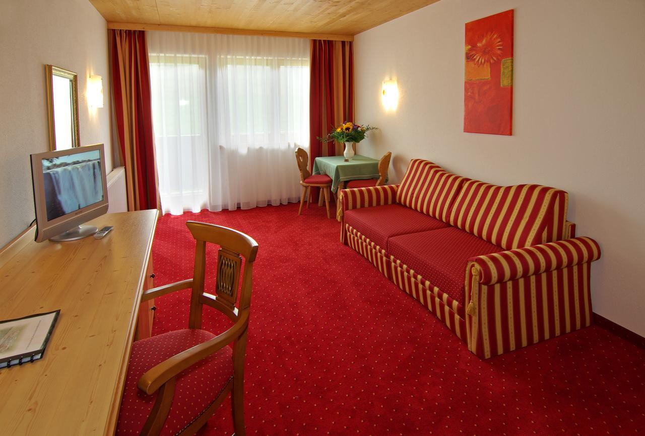 Alpenhotel Landhaus Kuechl Kirchberg in Tirol Bagian luar foto